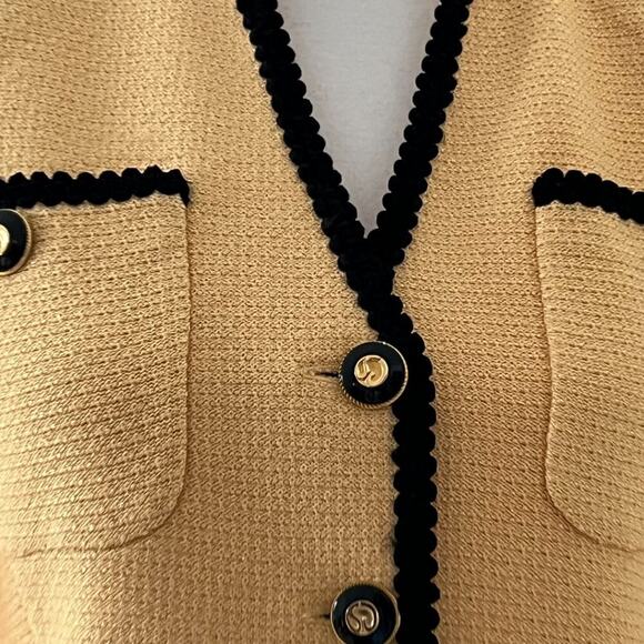 ST JOHN Vintage Suit Set 6 Small Blazer Skirt Knit Jacket Collection Classic - Picture 17 of 17